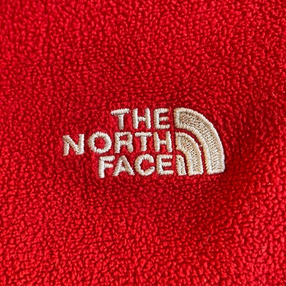 The North Face Red 1/4 Zip Fleece Embroidered Cozy Woman's Size Small - Picture 4 of 8